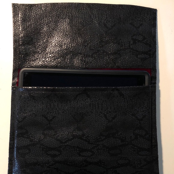 Handmade iPad Recycled Leather Velvet Lined Case - Picture 5 of 5
